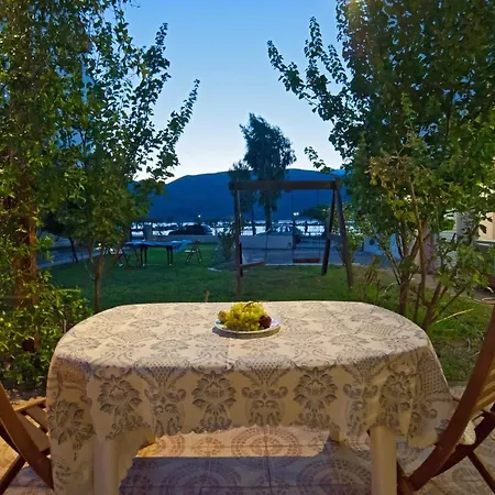 Elli 2 Beach-front With Garden *
