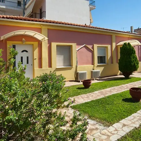 Elli 2 Beach-front With Garden Itea