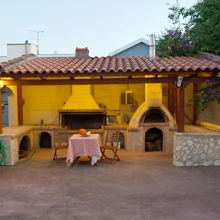 Elli 2 Beach-front With Garden *