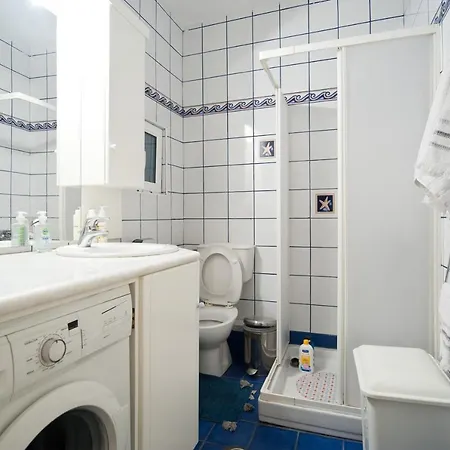 Elli 2 Beach-front With Garden بيت للعطل إتِيا