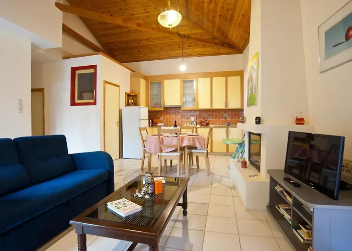 Holiday home Elli 2 Beach-front With Garden